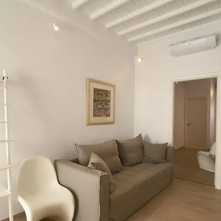 Sandy's House * Mykonos Town